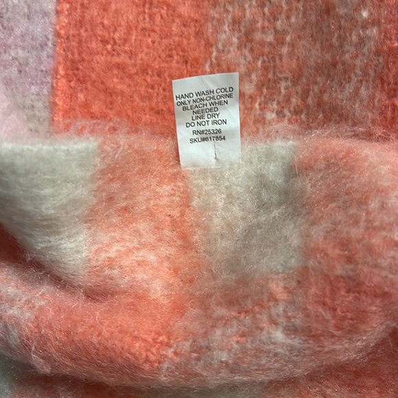 WOMENS WORLD MARKET OVERSIZED PASTEL COLORS FLEECE SCARF WITH POCKETS - Picture 5 of 6